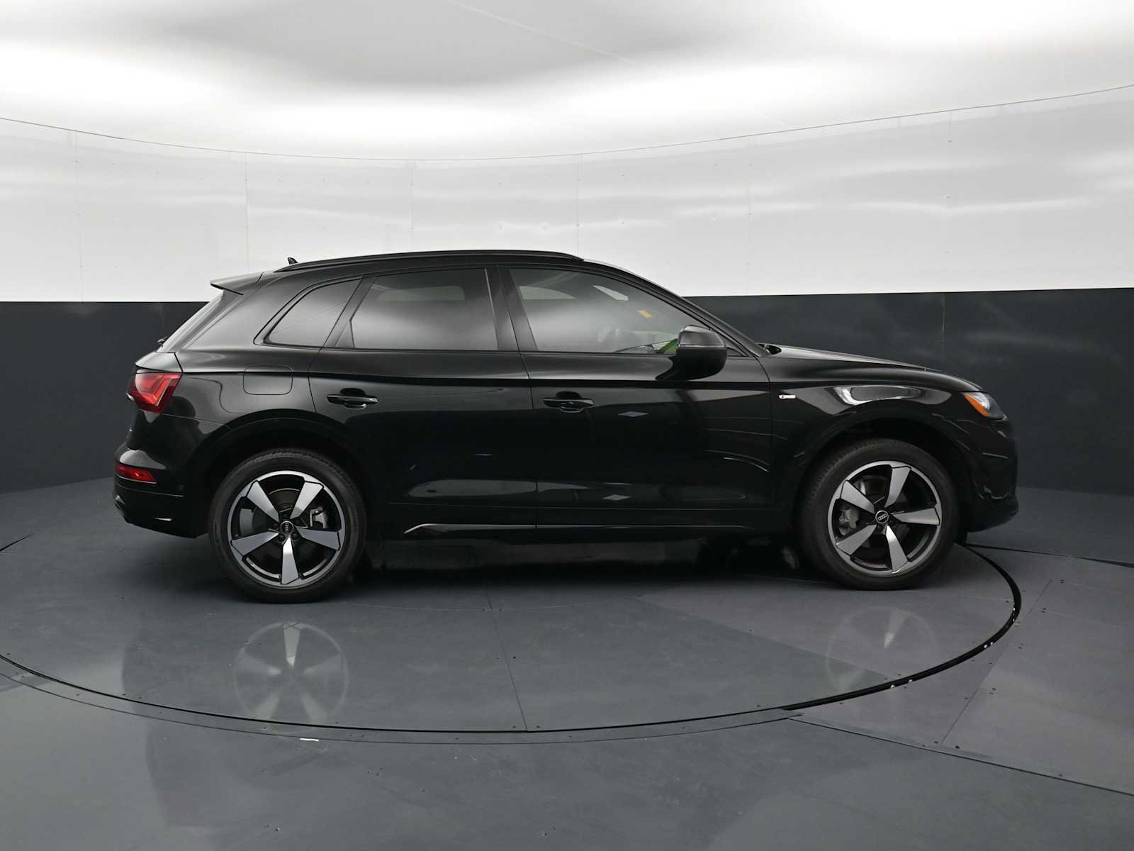 Used 2022 Audi Q5 2.0T Prestige AWD/4WD image 4