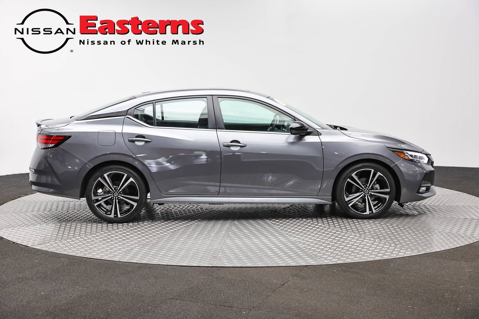 Used 2023 Nissan Sentra SR w/ SR Premium Package FWD image 4
