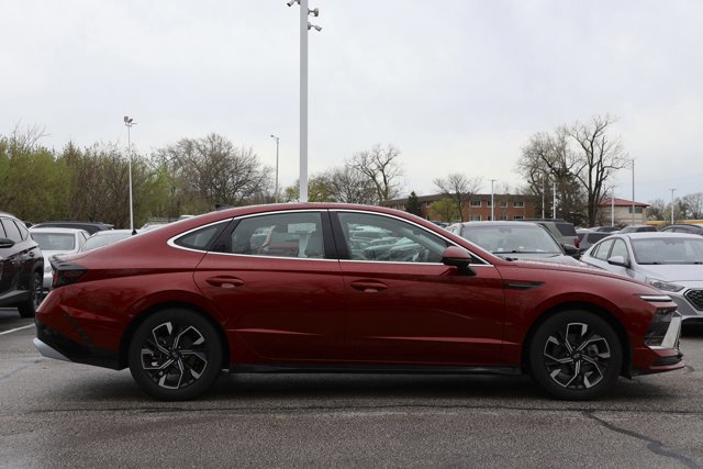 Certified 2025 Hyundai Sonata SEL image 4