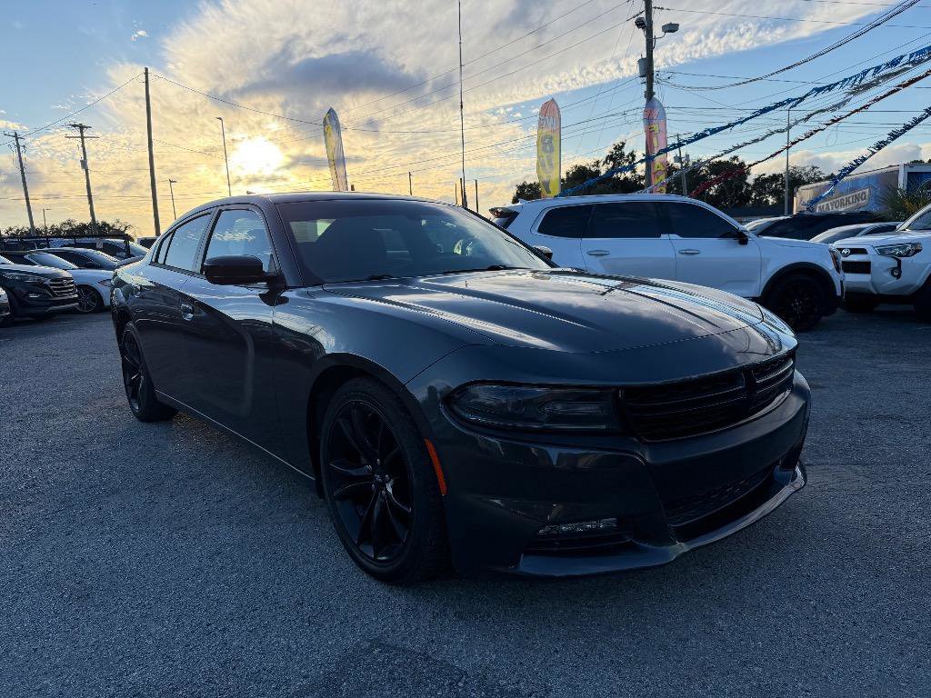 Used 2017 Dodge Charger SXT w/ Blacktop Package image 3