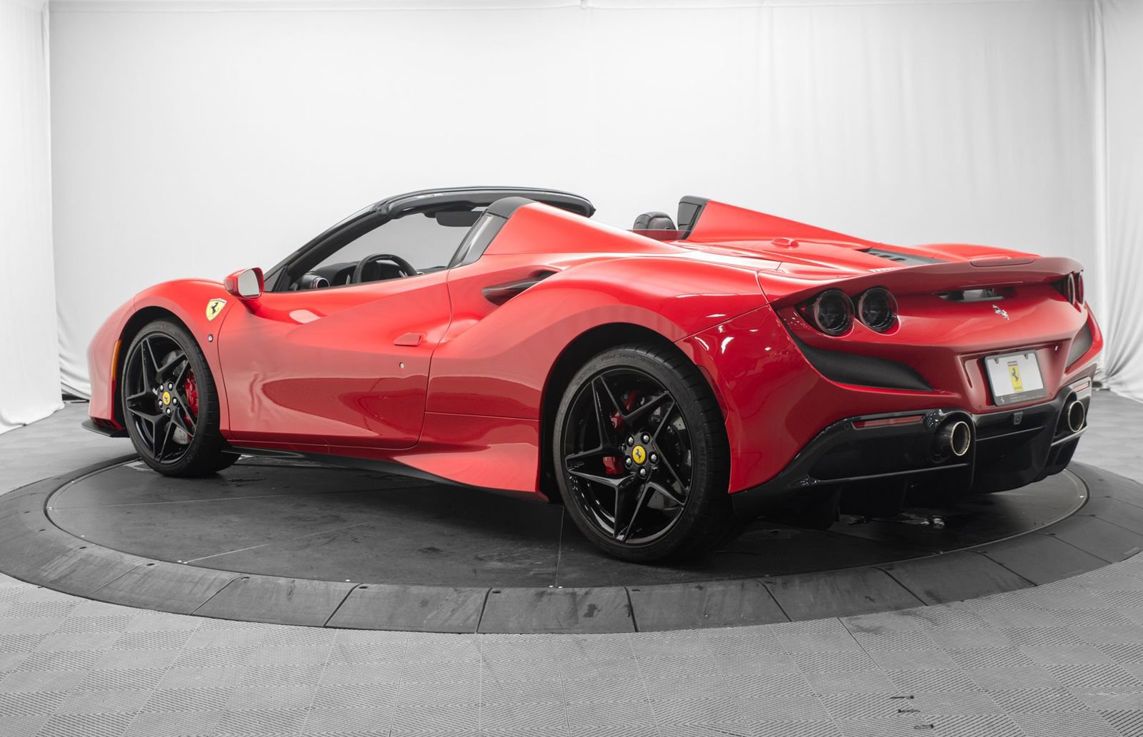 Used 2021 Ferrari F8 Tributo RWD image 6