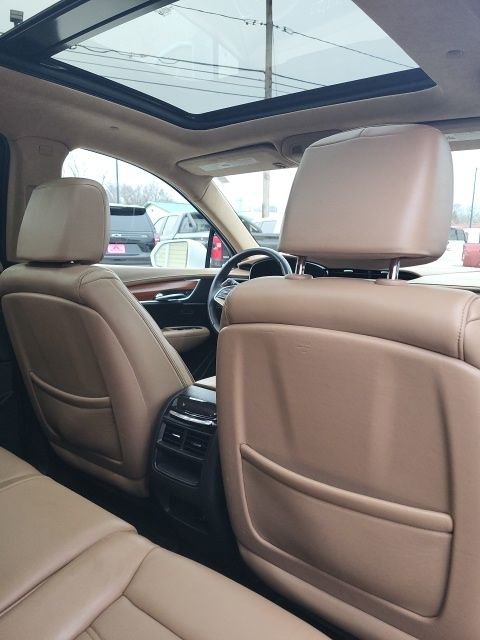 Used 2017 Cadillac XT5 Platinum w/ Driver Assist Package image 16