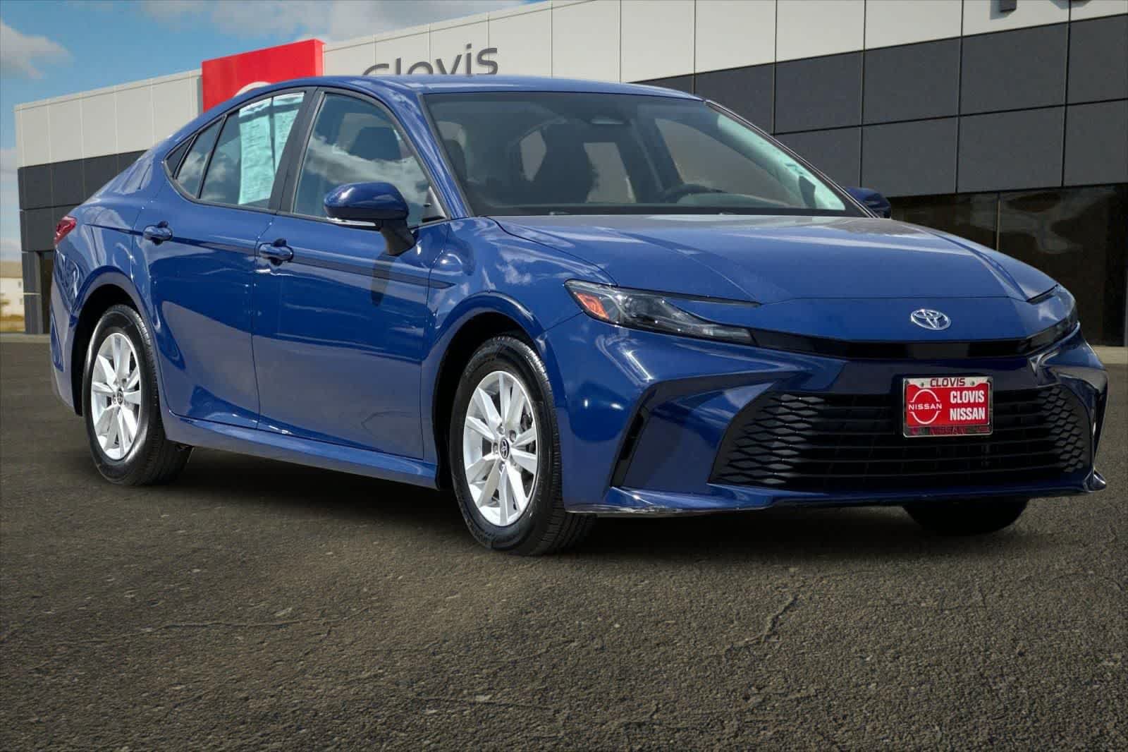 Used 2025 Toyota Camry LE FWD image 10