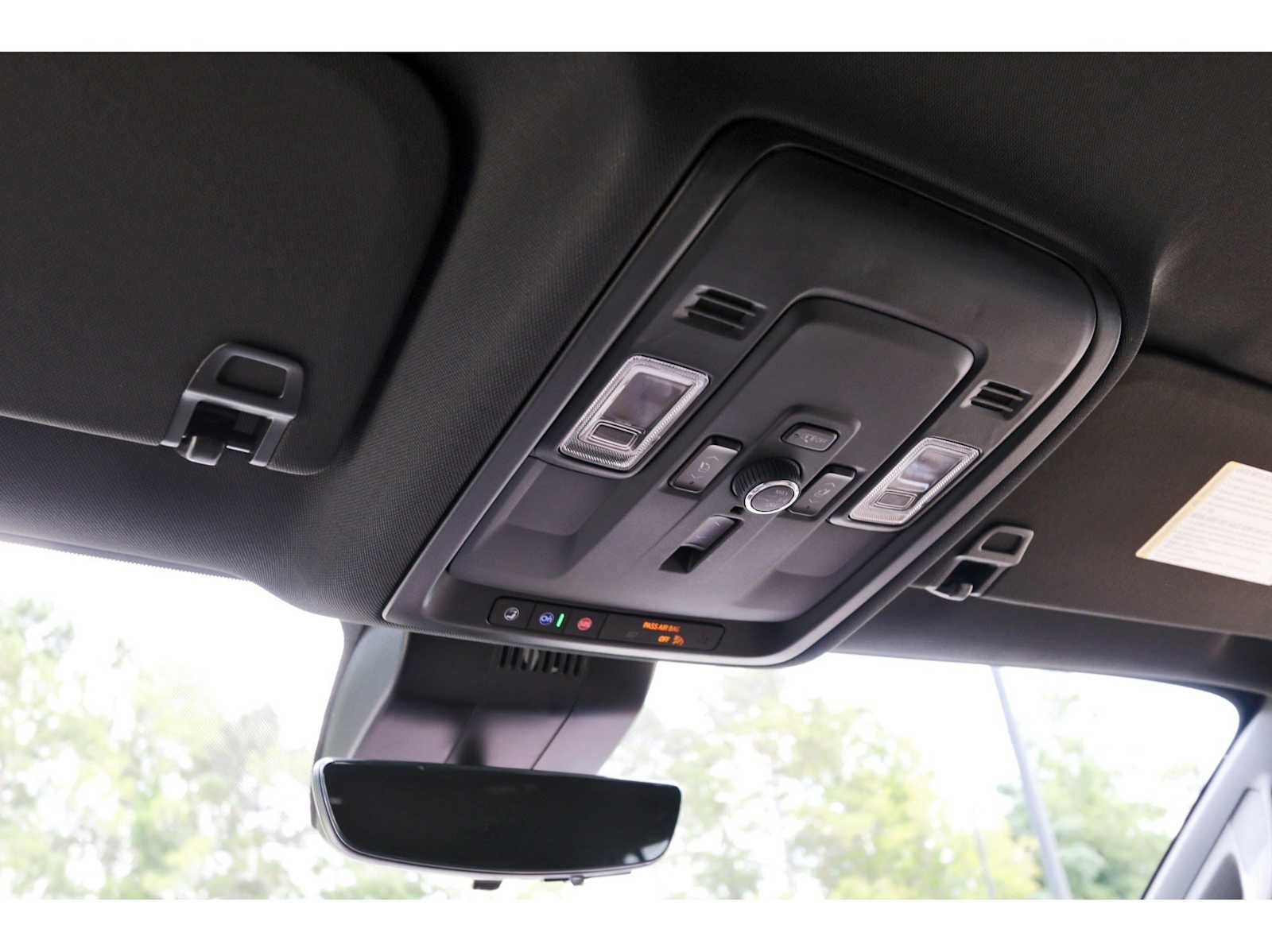 Used 2025 Chevrolet Tahoe High Country AWD/4WD image 23