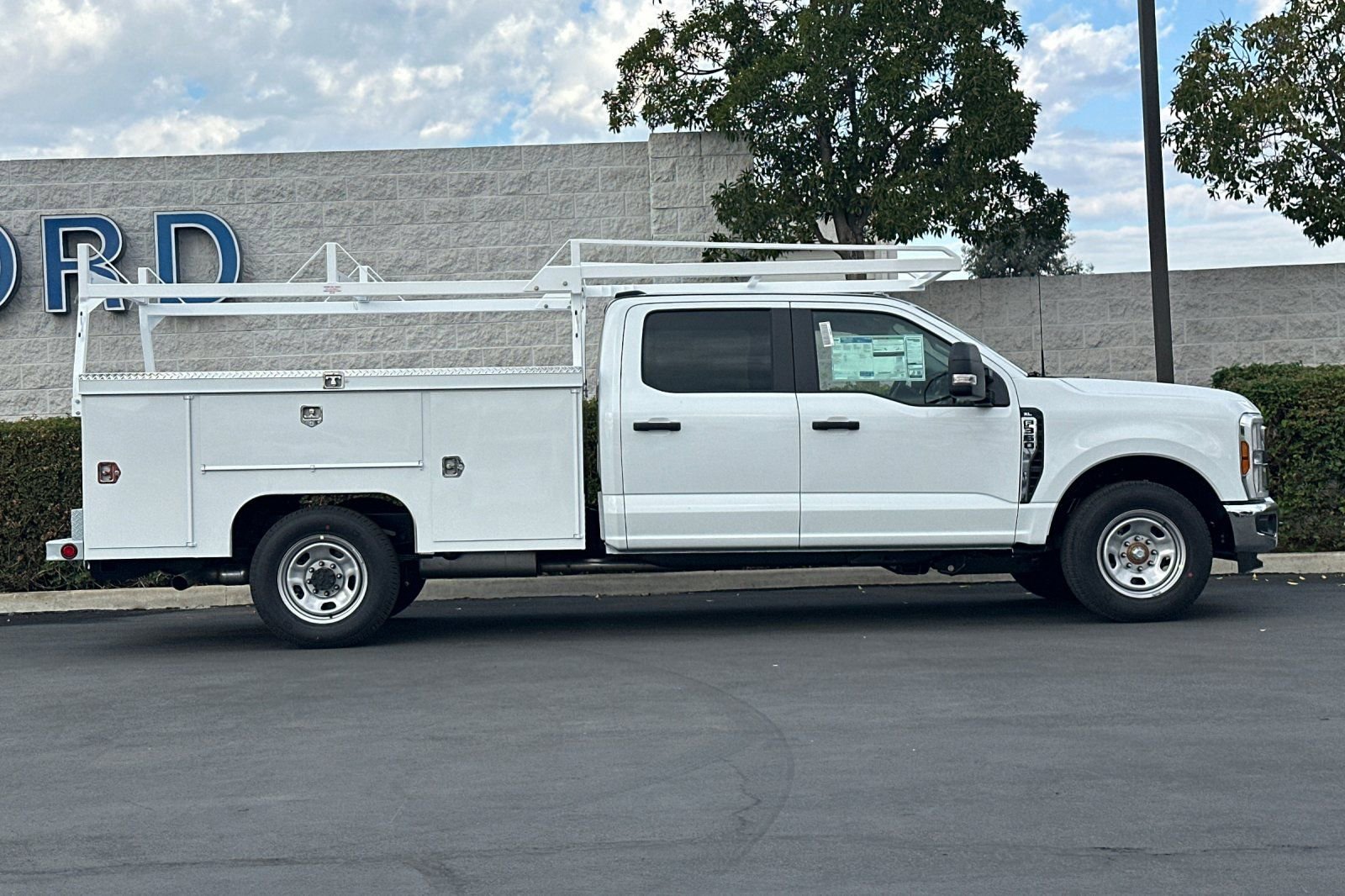 New 2026 Ford F350 XL w/ XL Chrome Package video 3