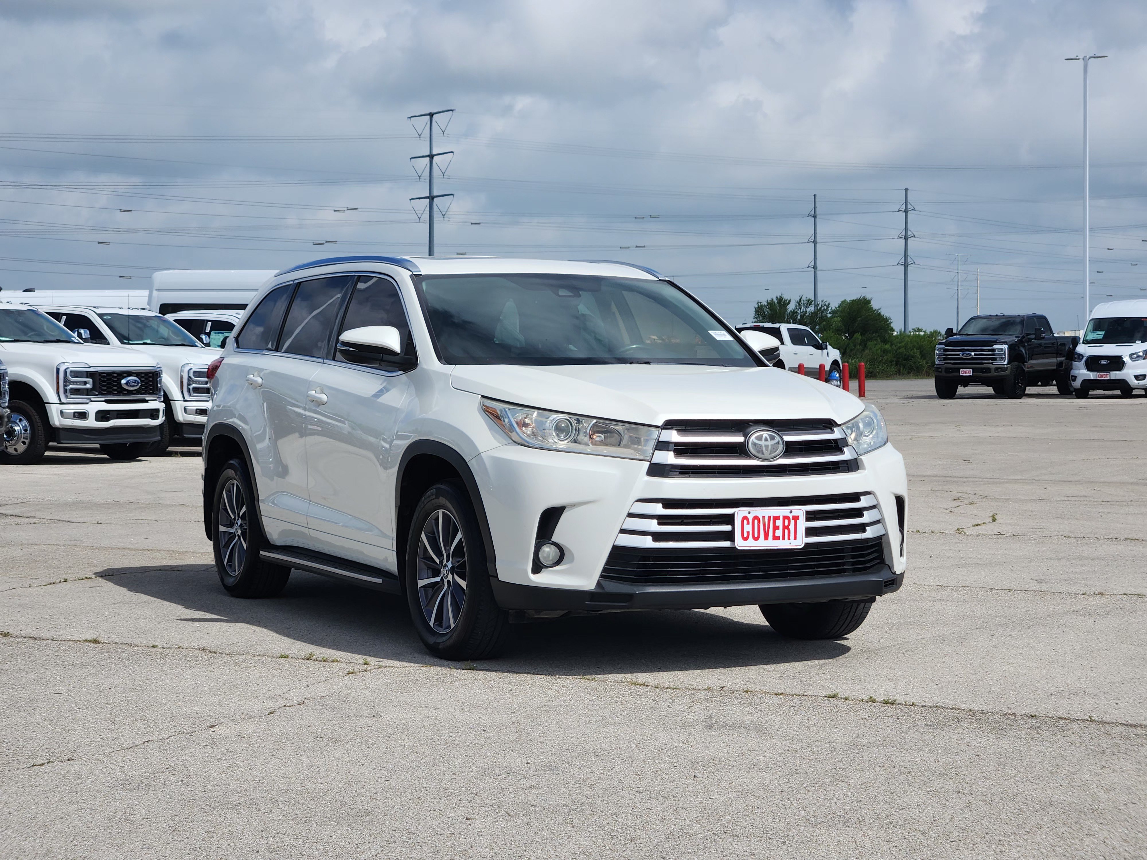 Used 2017 Toyota Highlander XLE FWD image 3