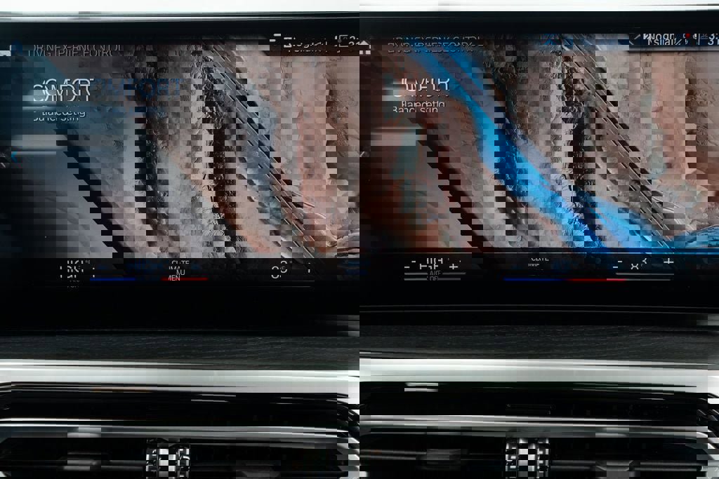 Used 2024 BMW 330i xDrive Sedan w/ Convenience Package image 23