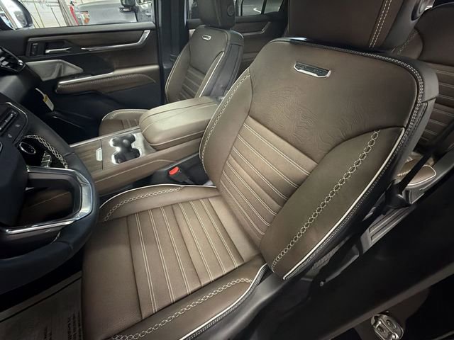 New 2026 GMC Acadia Denali Ultimate w/ LPO, Floor Liner Package AWD/4WD image 21