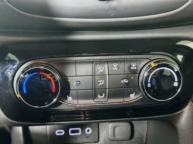 Used 2022 Buick Encore GX Preferred w/ Cold Weather Comfort Package AWD/4WD image 17