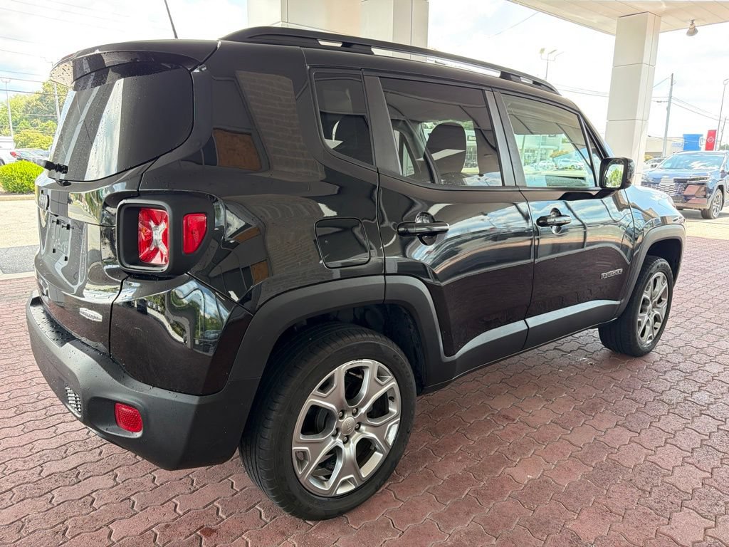 Used 2019 Jeep Renegade Latitude w/ Cold Weather Group AWD/4WD image 10