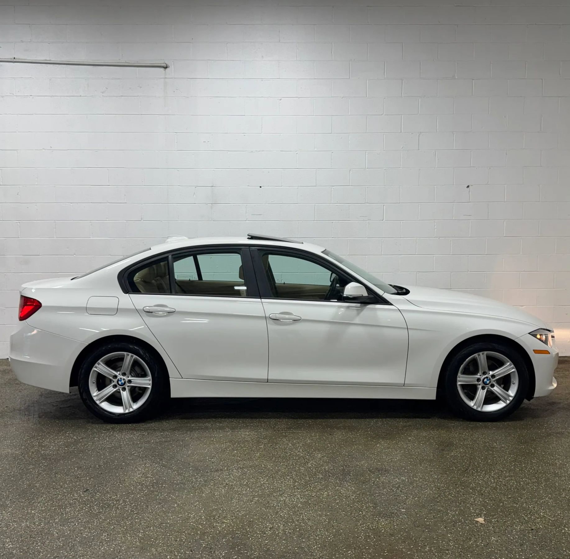 Used 2015 BMW 328i Sedan image 2