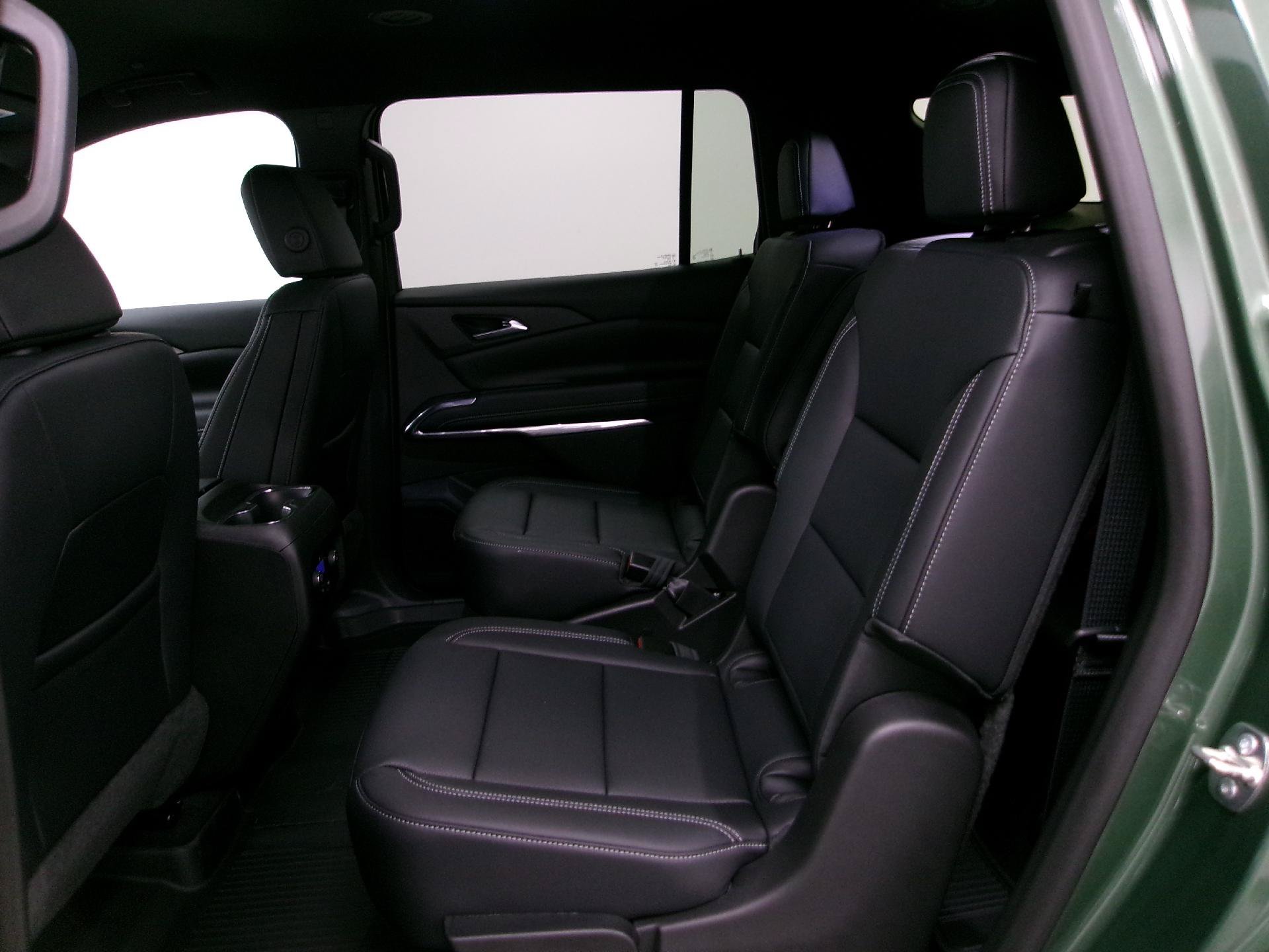 New 2027 Chevrolet Traverse LT w/ Driver Confidence Package FWD image 10