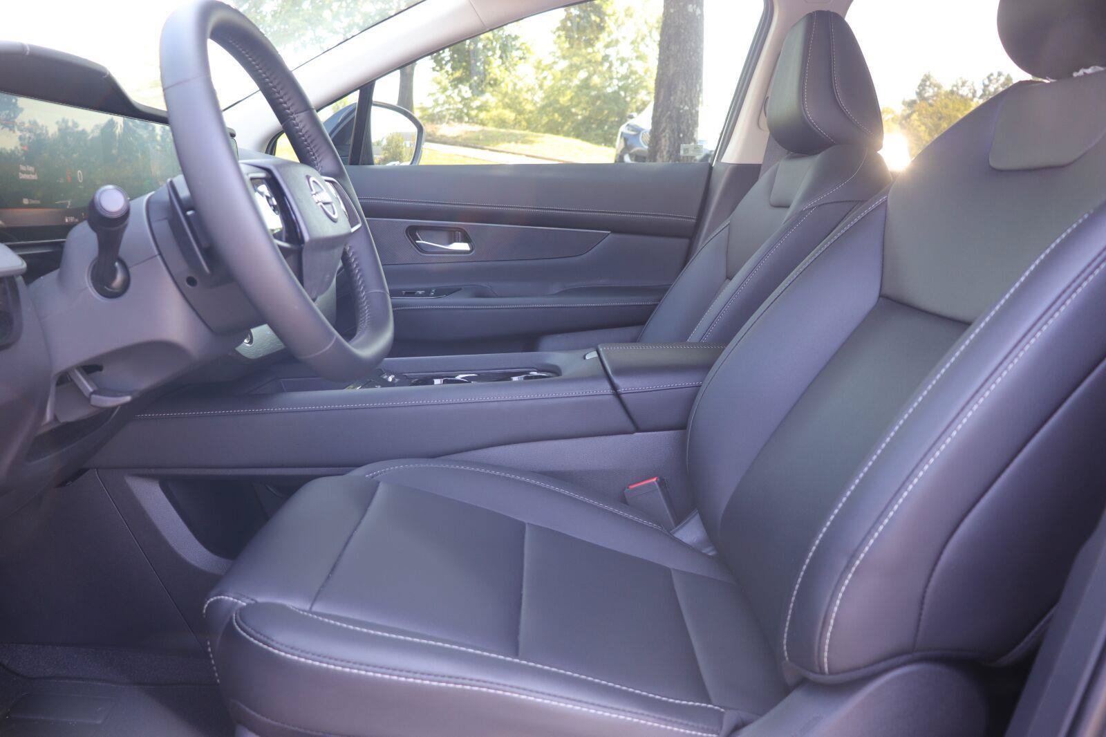 Used 2025 Nissan Murano SV AWD/4WD image 11