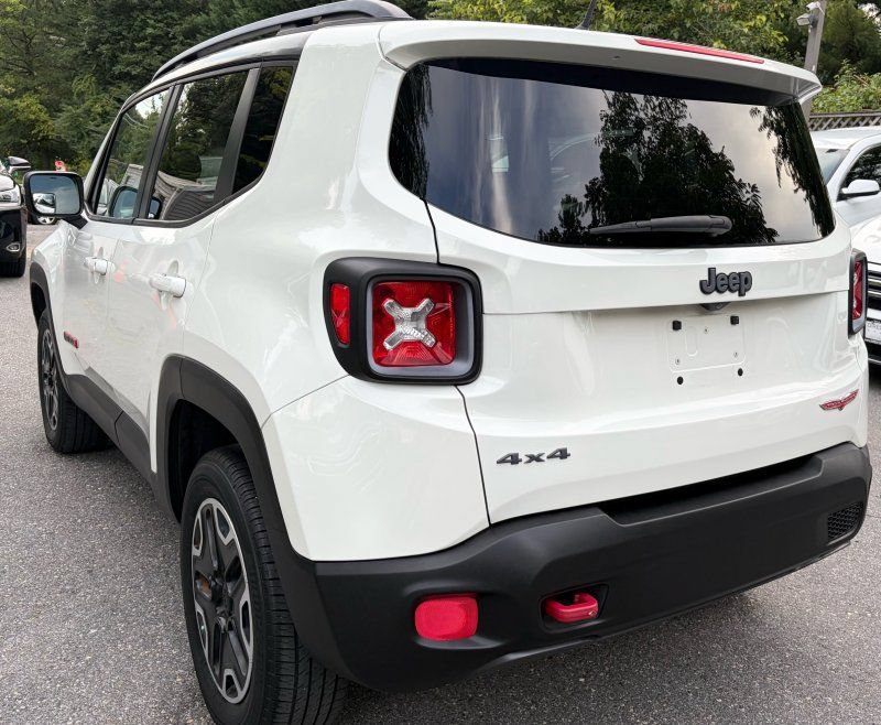 Used 2015 Jeep Renegade Trailhawk AWD/4WD image 5