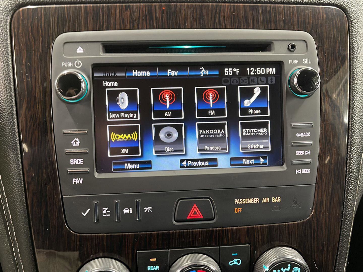 Used 2016 Chevrolet Traverse LT w/ Style and Technology Package image 10