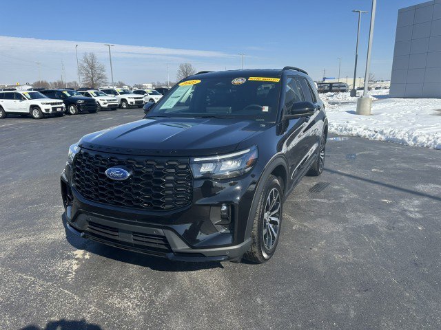 Used 2025 Ford Explorer ST-Line image 5