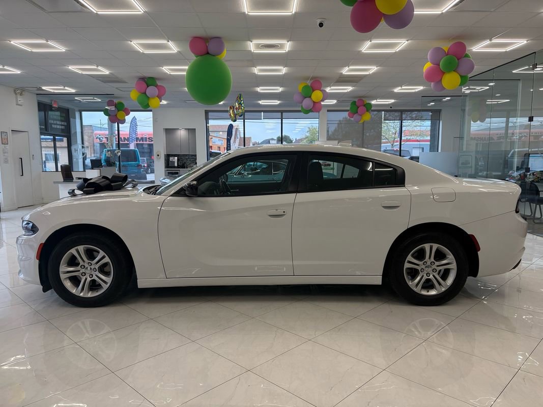 Used 2023 Dodge Charger SXT RWD image 4