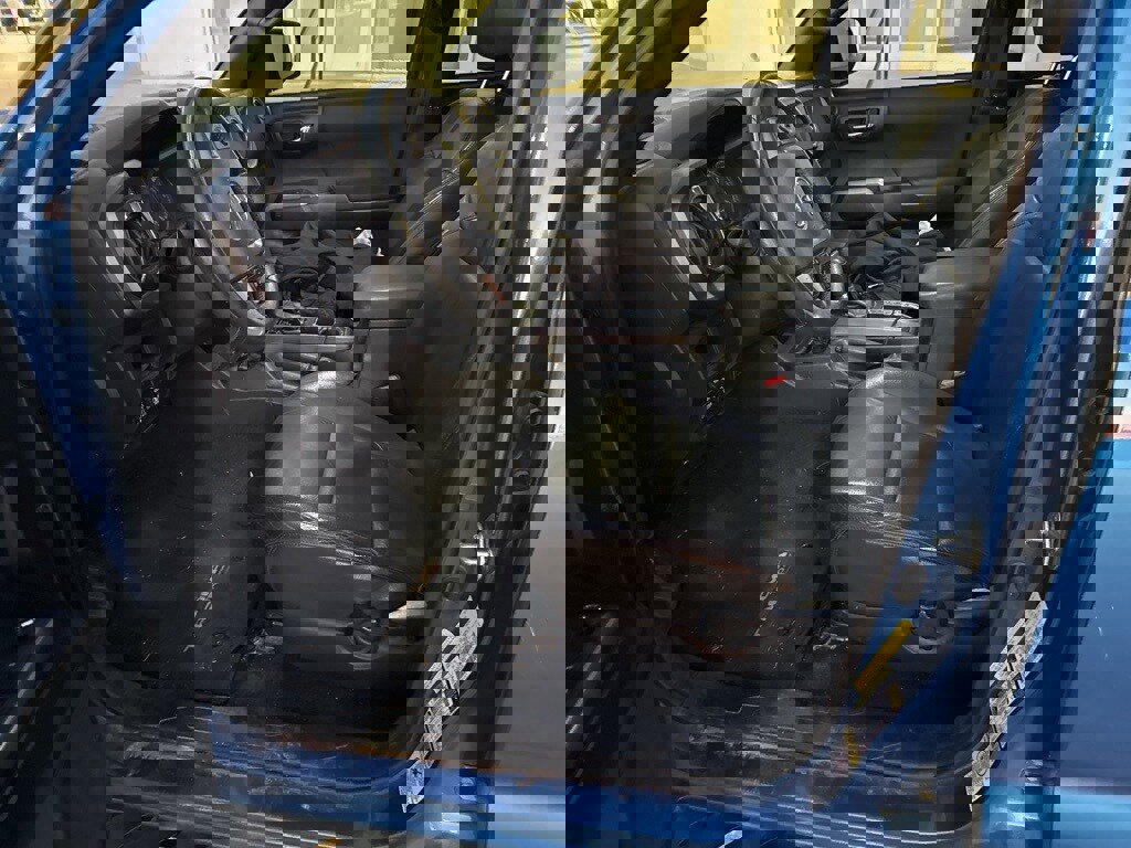 Used 2017 Toyota Tacoma TRD Sport image 7