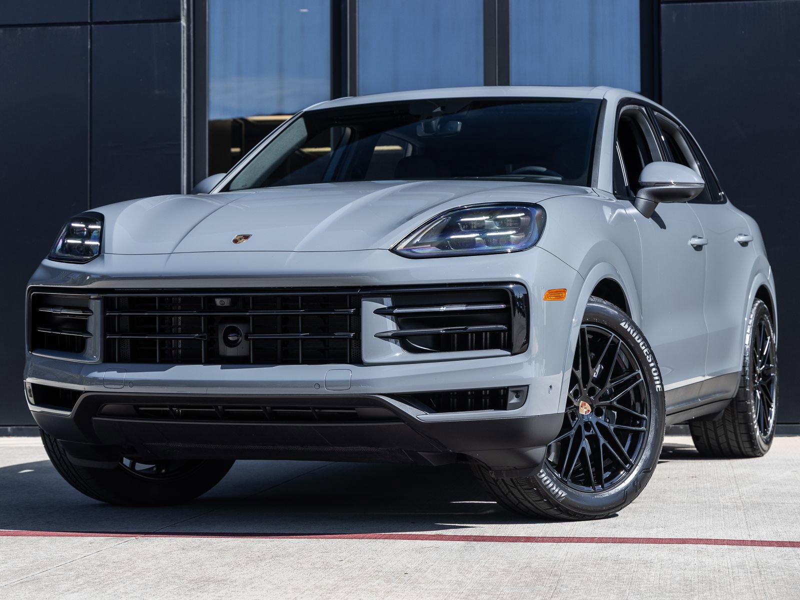 Certified 2026 Porsche Cayenne AWD/4WD image 1