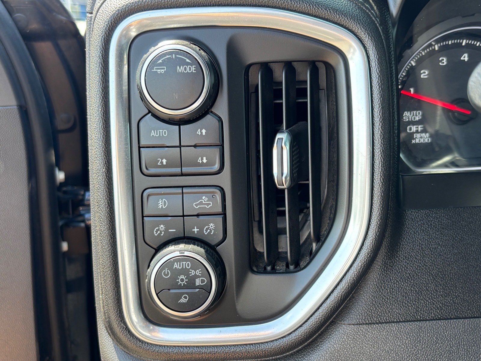 Used 2020 Chevrolet Silverado 1500 LT Trail Boss AWD/4WD image 26
