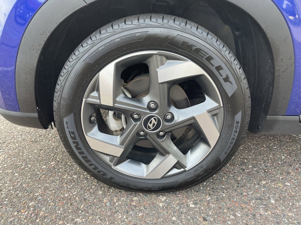 Used 2023 Hyundai Venue Limited w/ Cargo Package image 9