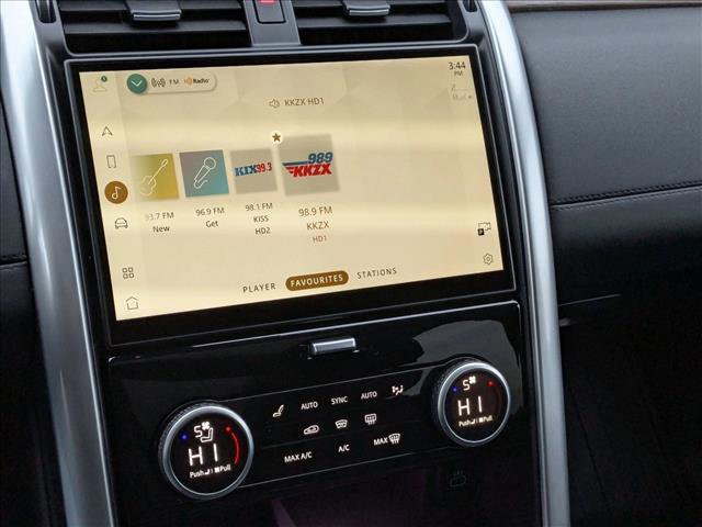 New 2024 Land Rover Discovery S AWD/4WD image 12