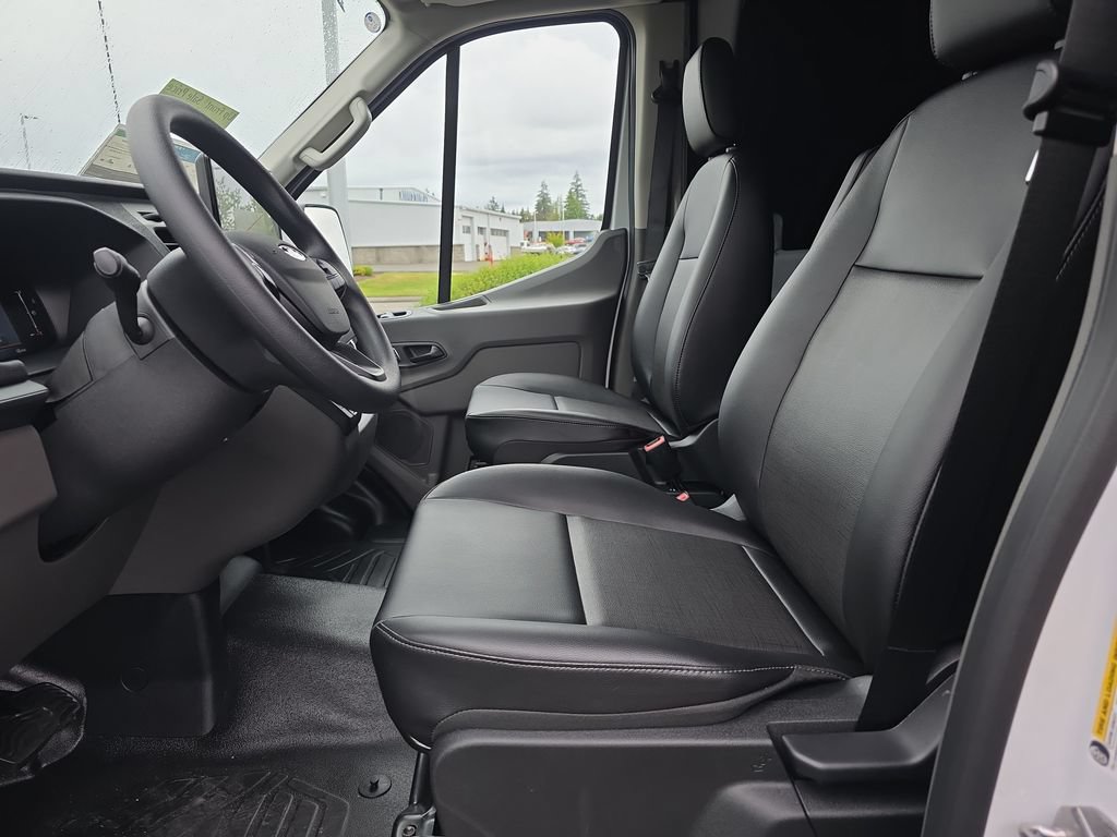 New 2026 Ford Transit 250 148 Medium Roof w/ Load Area Protection Package RWD image 12
