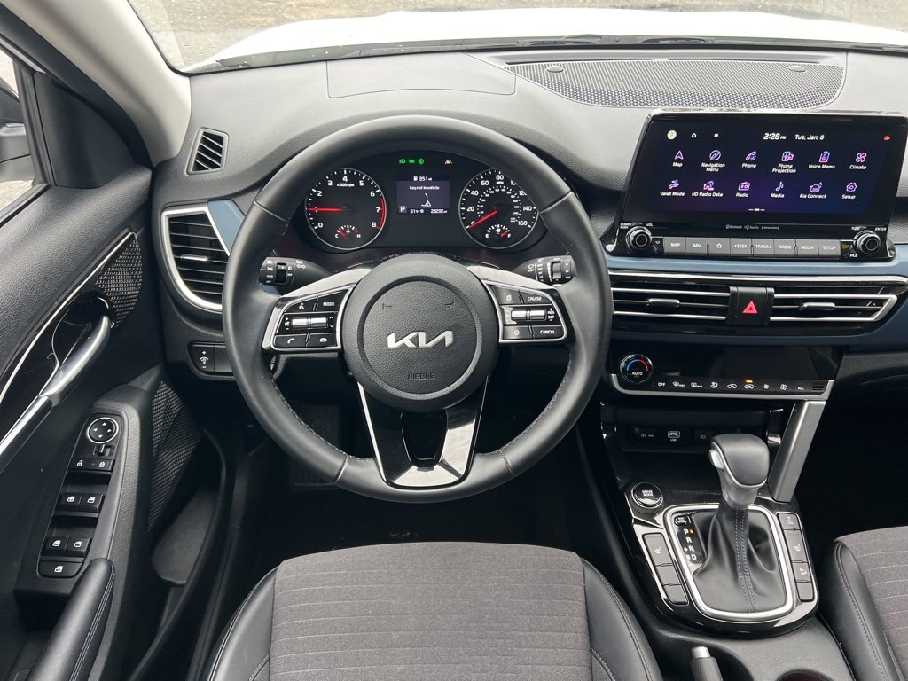 Certified 2023 Kia Seltos S w/ Navigation Package image 19
