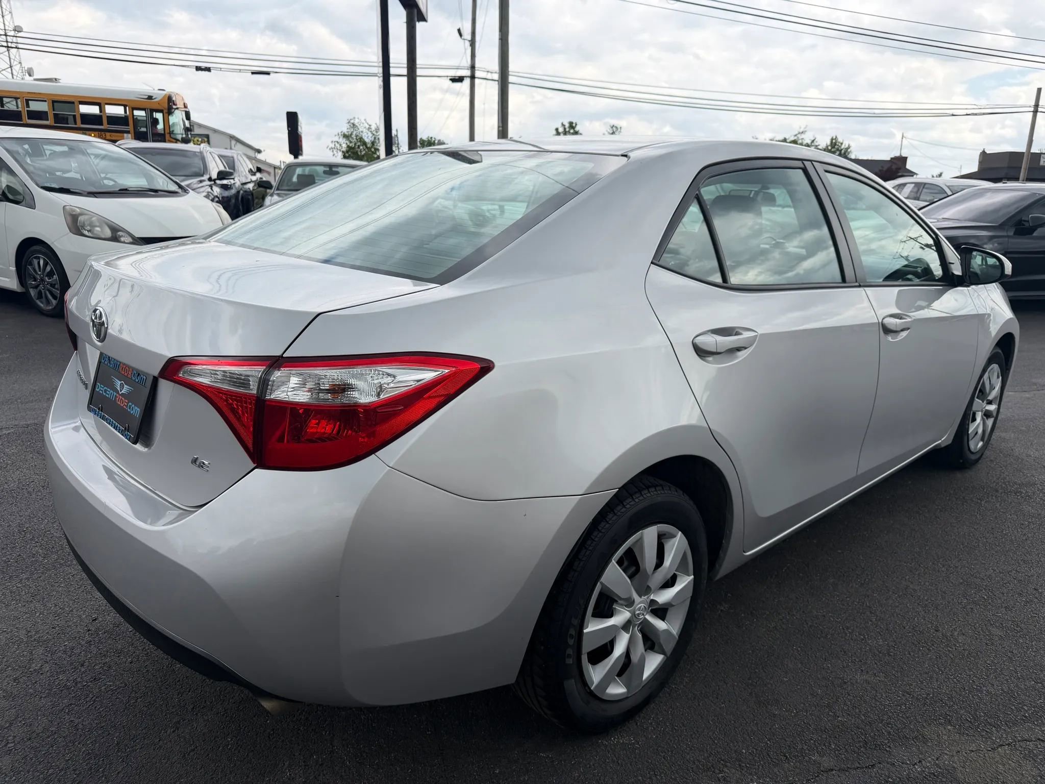 Used 2015 Toyota Corolla LE FWD image 3