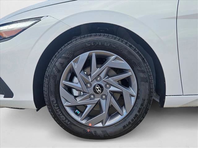 New 2025 Hyundai Elantra Blue image 10