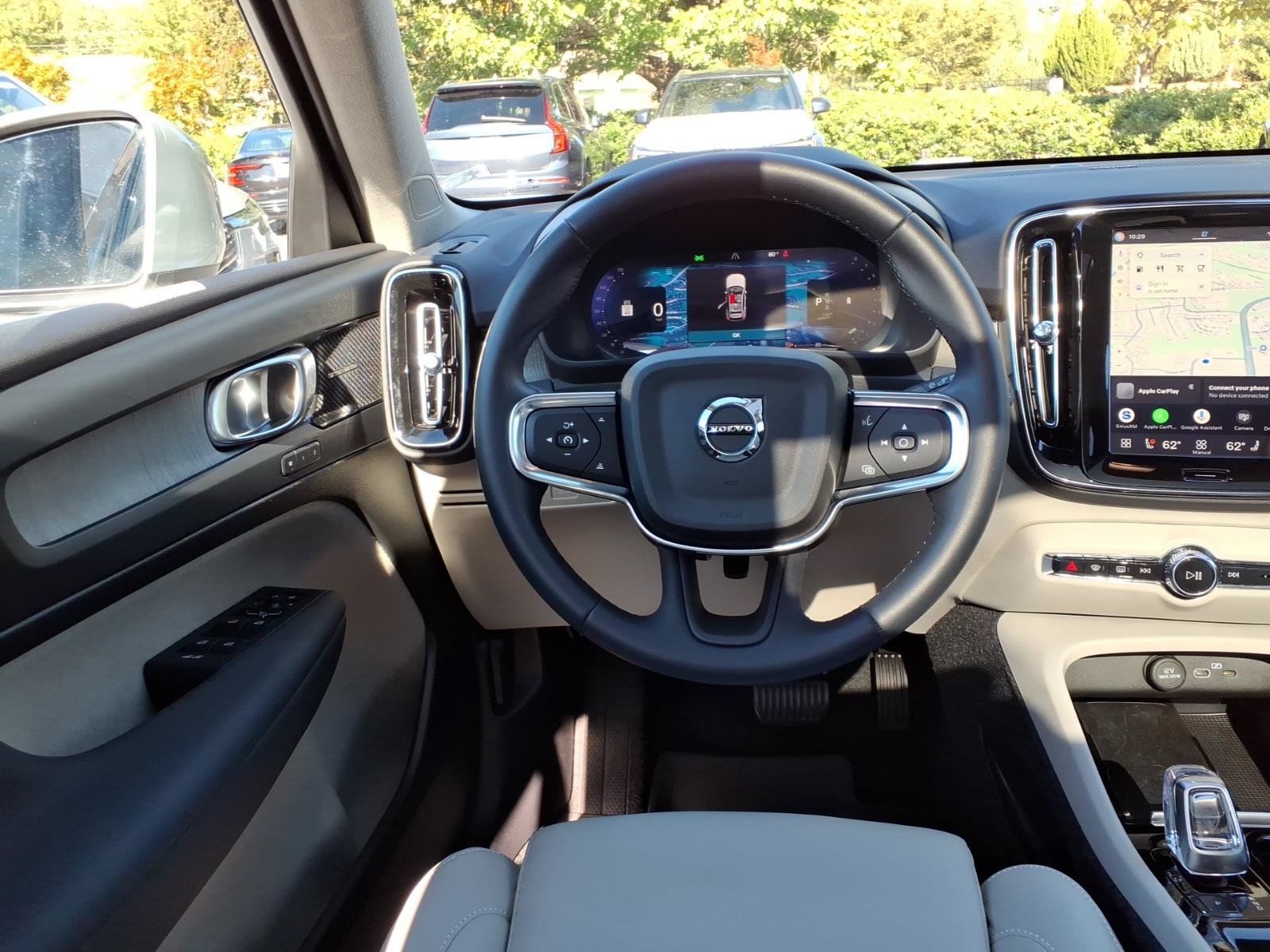 Certified 2024 Volvo XC40 B5 Ultimate w/ Protection Package Premier AWD/4WD image 13