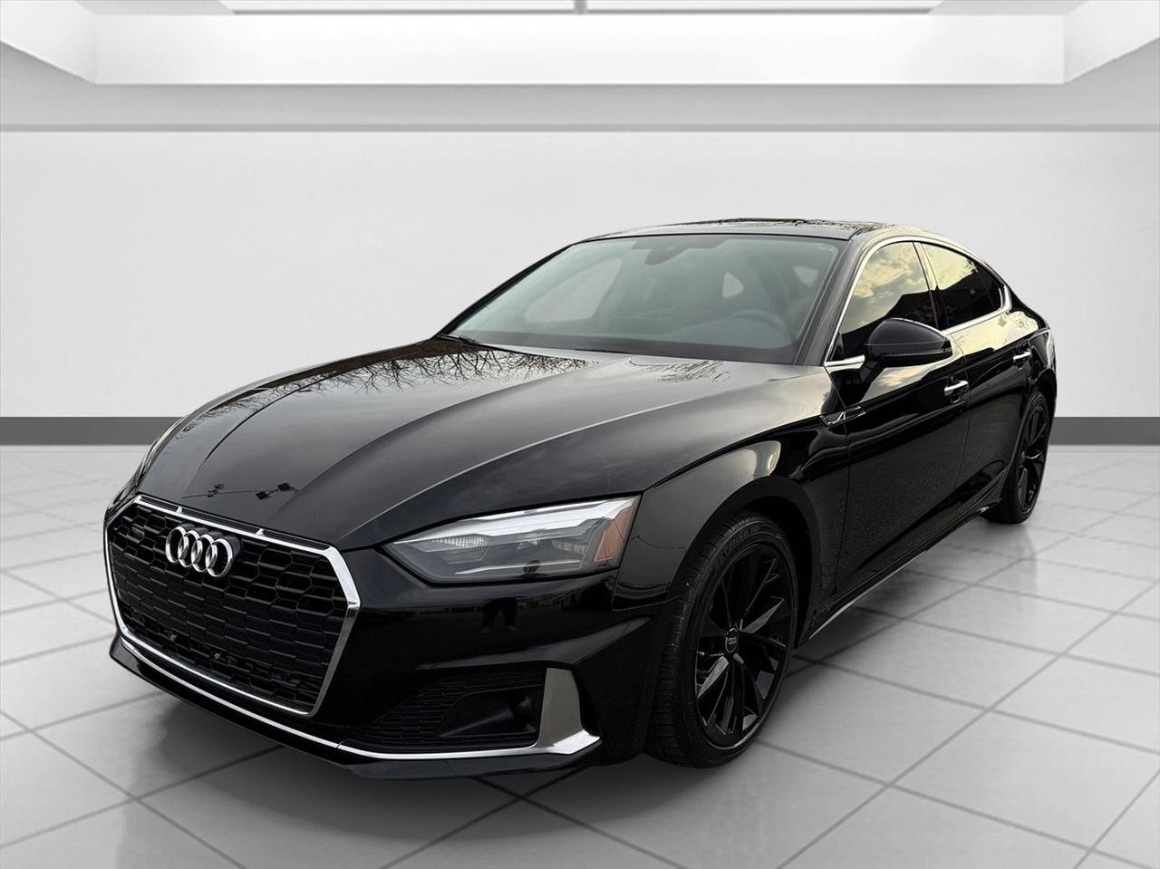 Used 2022 Audi A5 2.0T Premium image 2