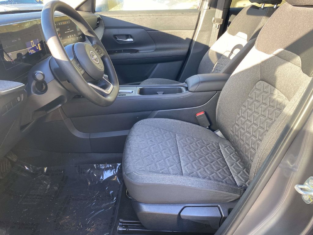 Used 2025 Nissan Kicks SV FWD image 12
