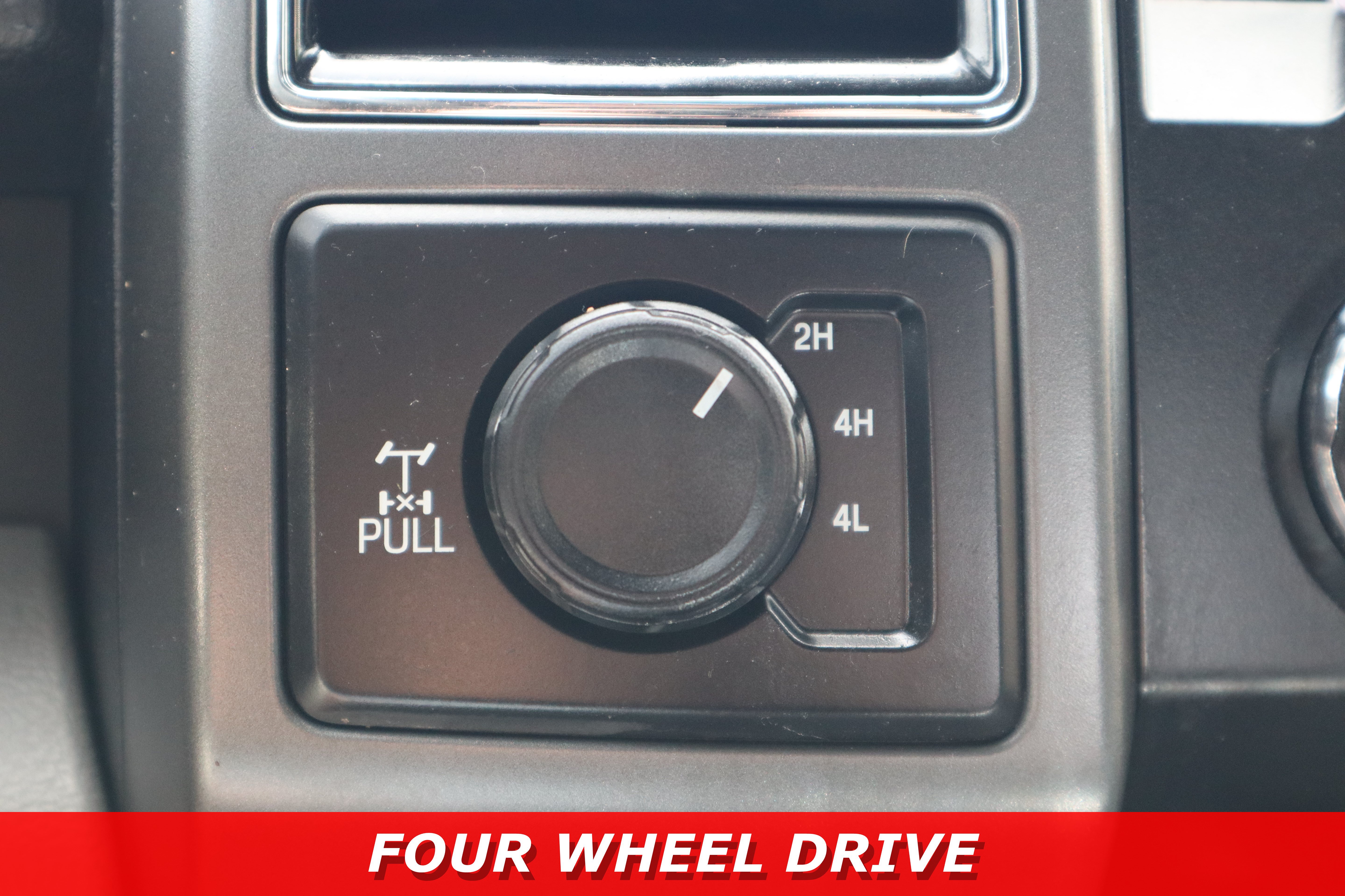 Used 2019 Ford F350 XLT w/ XLT Premium Package AWD/4WD image 24