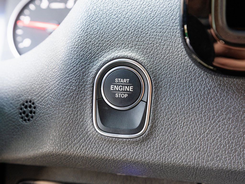 Used 2025 Mercedes-Benz Sprinter 2500 image 14