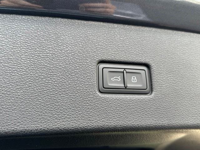New 2026 Audi SQ8 Premium Plus AWD/4WD image 26
