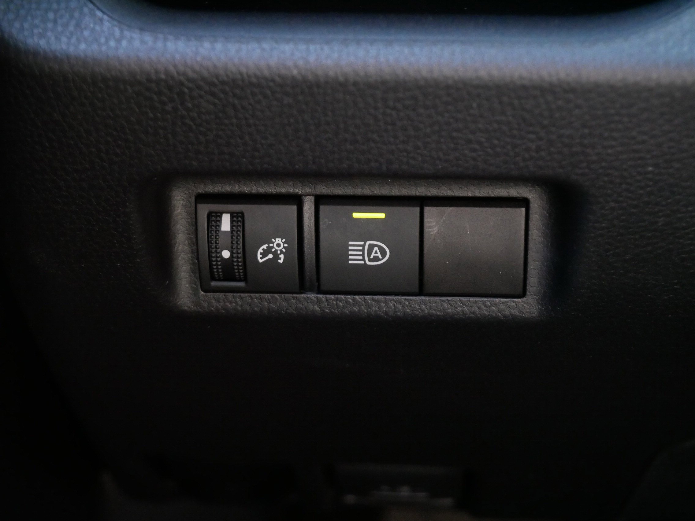 Certified 2025 Toyota RAV4 XLE AWD/4WD image 27