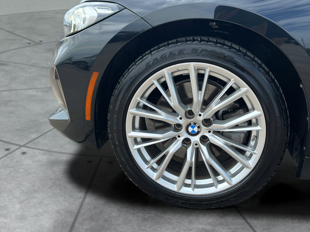Used 2023 BMW 330i xDrive Sedan w/ Premium Package AWD/4WD image 25