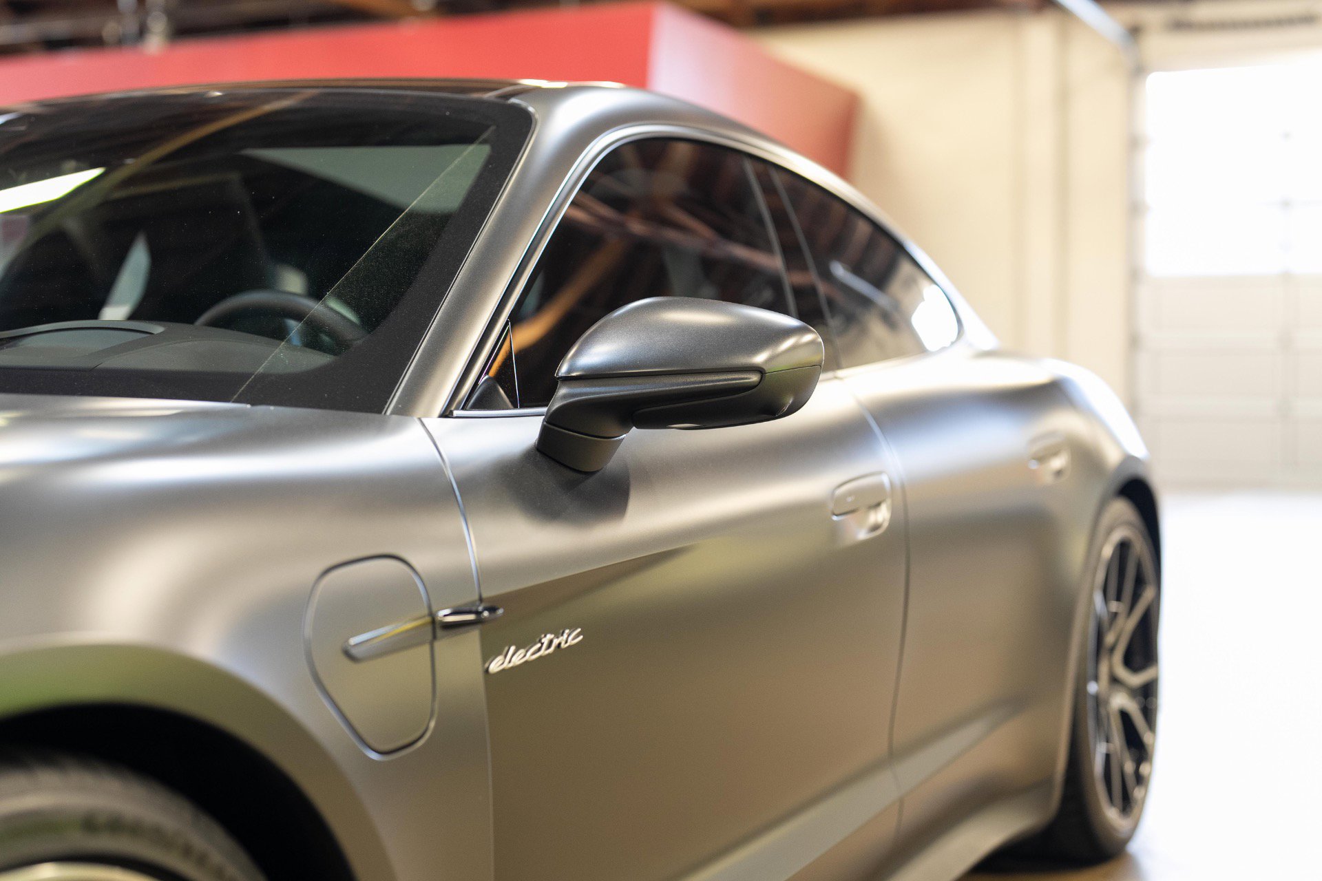 Used 2025 Porsche Taycan RWD image 27