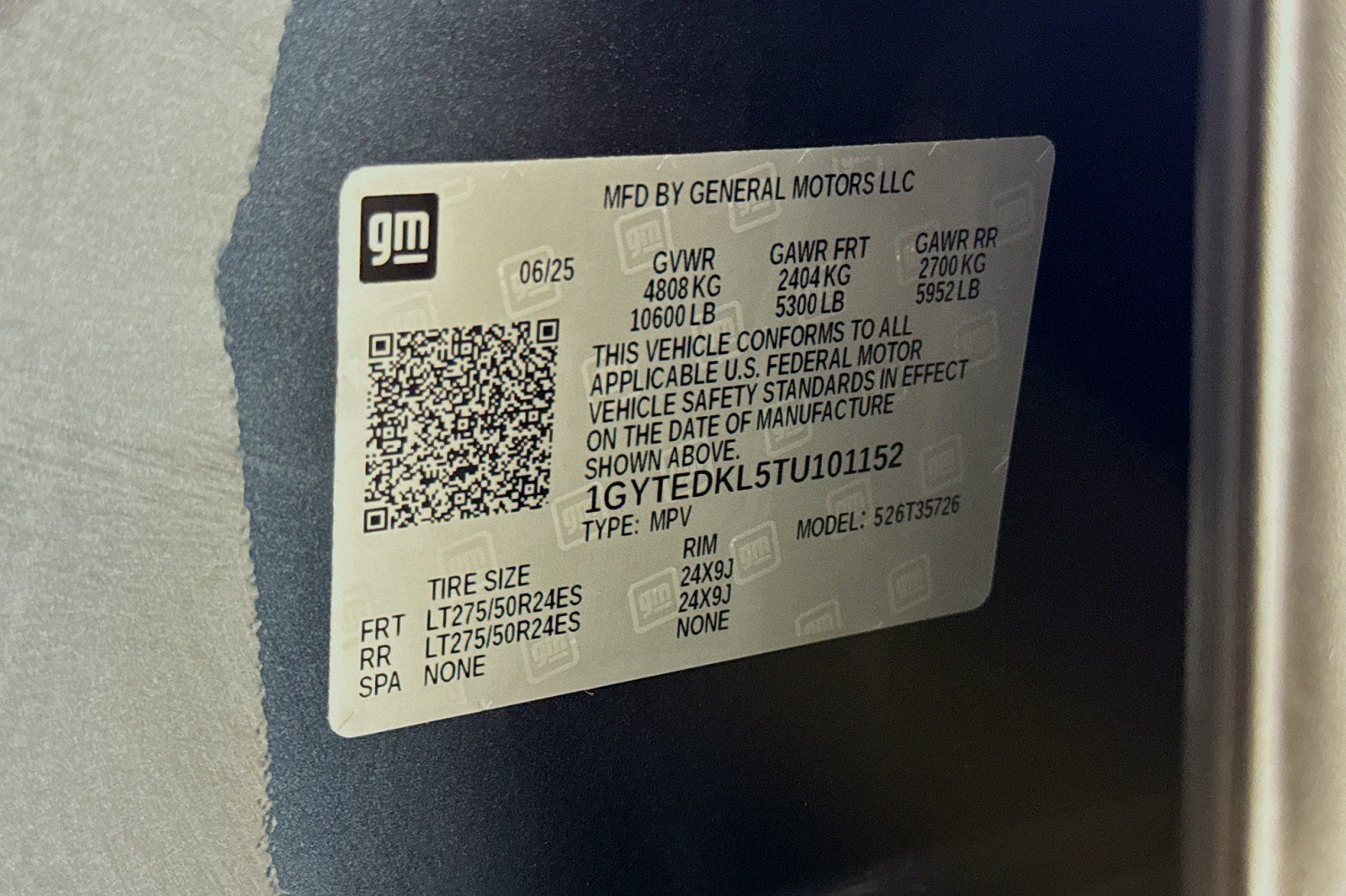 Used 2026 Cadillac Escalade IQ Luxury 2 w/ LPO, Floor Liner Package AWD/4WD image 25