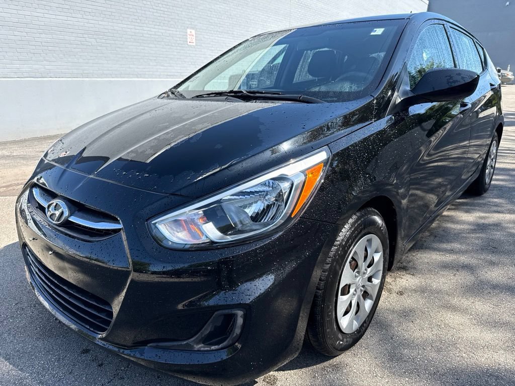 Used 2016 Hyundai Accent SE FWD image 1