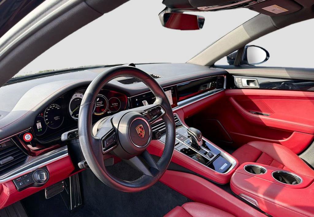 Used 2023 Porsche Panamera 4 Platinum Edition image 4