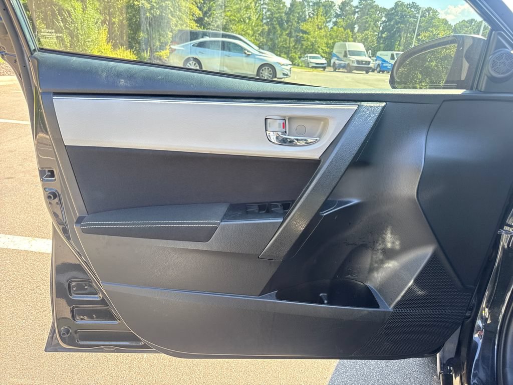Used 2017 Toyota Corolla L FWD image 13