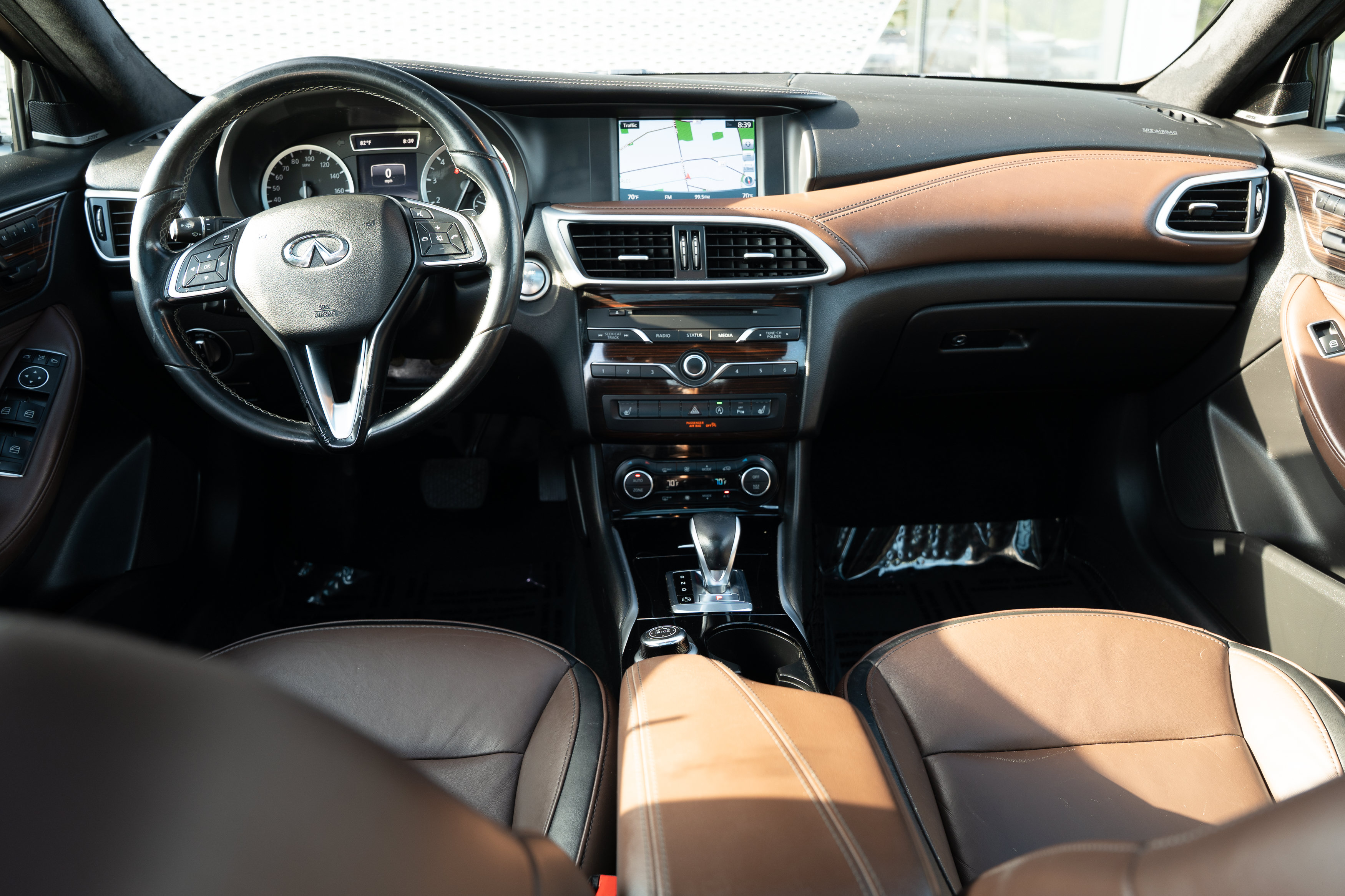 Used 2018 INFINITI QX30 Premium w/ Navigation Package AWD/4WD image 8