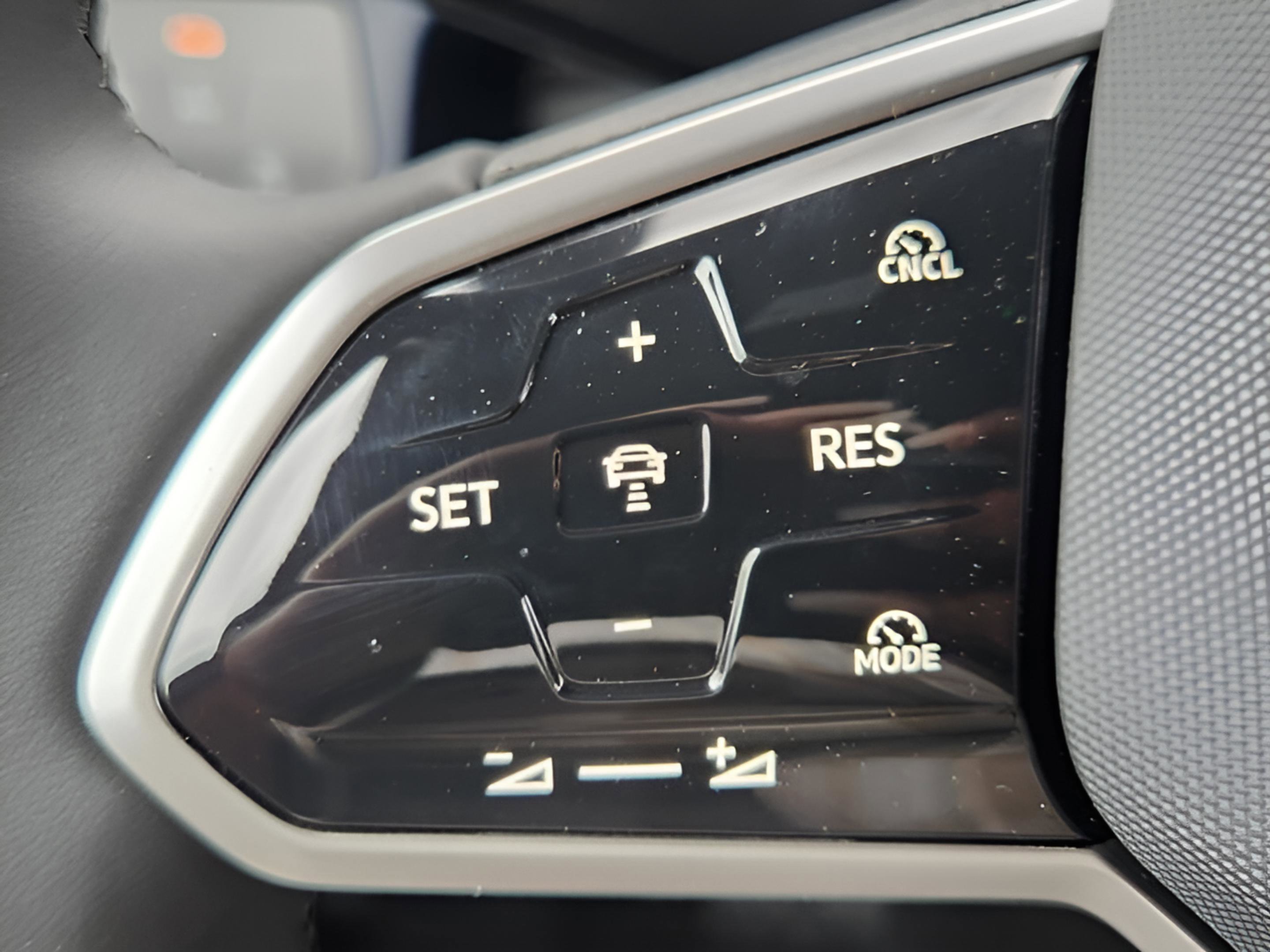 New 2025 Volkswagen ID. Buzz Pro S RWD image 19