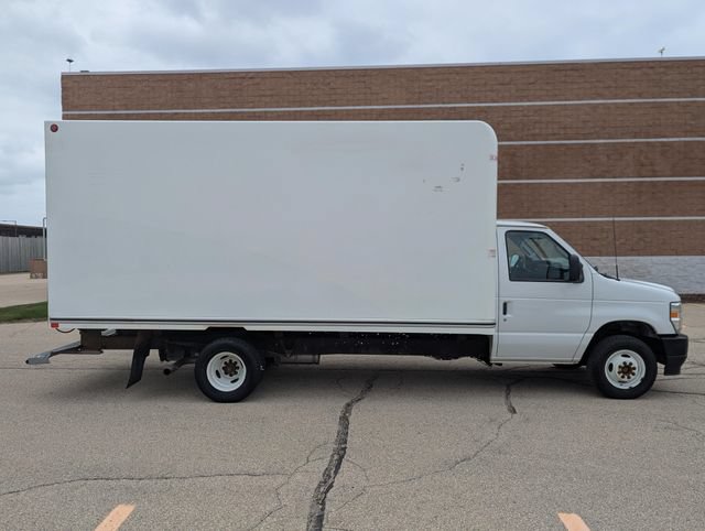 Used 2024 Ford E-450 and Econoline 450 Super Duty RWD image 9