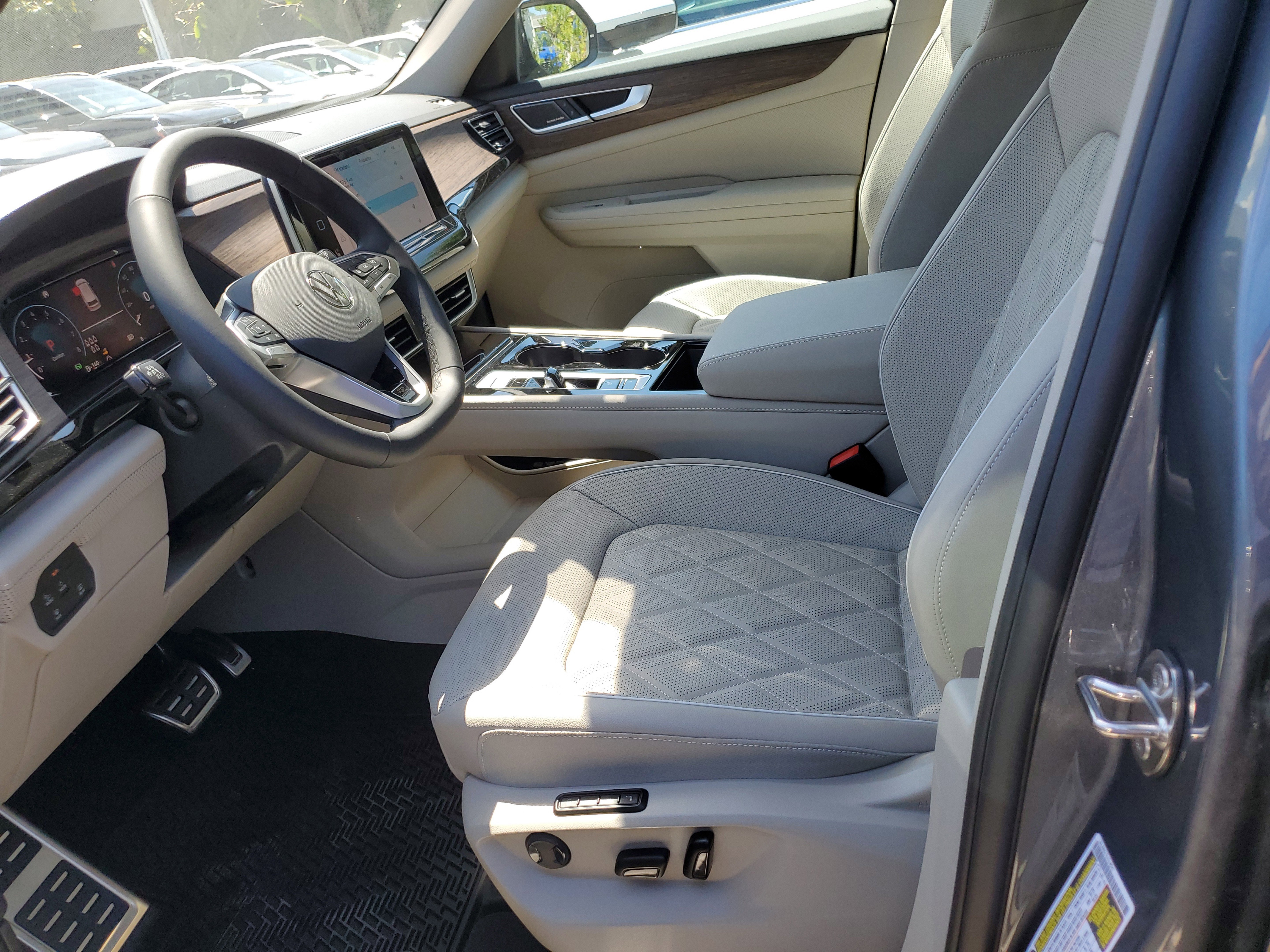 New 2025 Volkswagen Atlas SEL Premium R-Line image 13