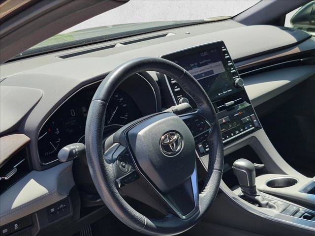 Used 2020 Toyota Avalon XLE w/ Moonroof Package FWD image 9