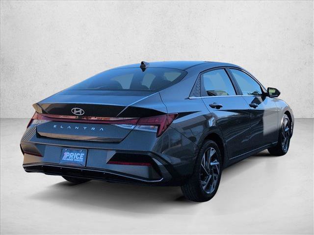 Used 2024 Hyundai Elantra SEL w/ Convenience Package image 5