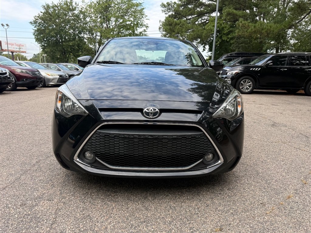Used 2019 Toyota Yaris LE FWD image 2